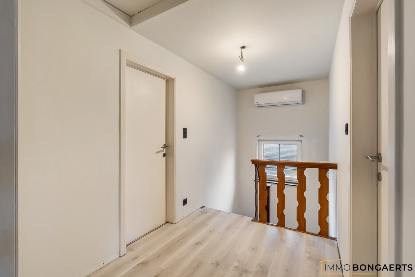 Gerenoveerde woning met 4 slaapkamers op rustige ligging 