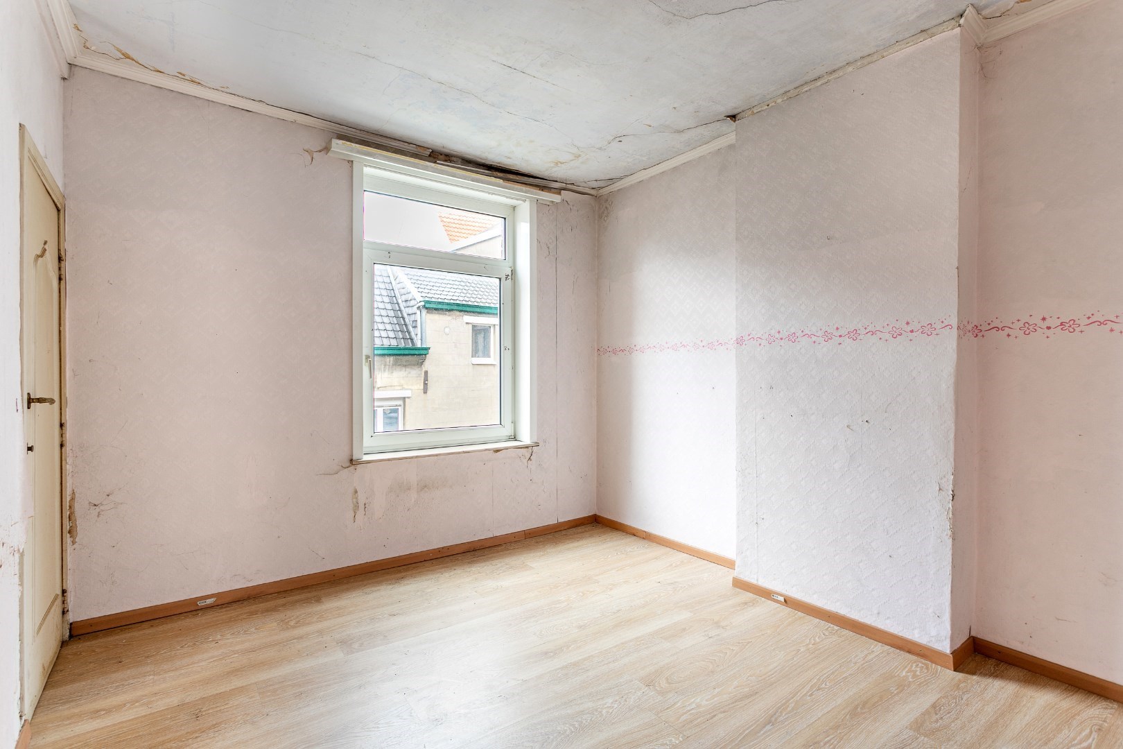 Handelshuis én appartement centrum Halle 