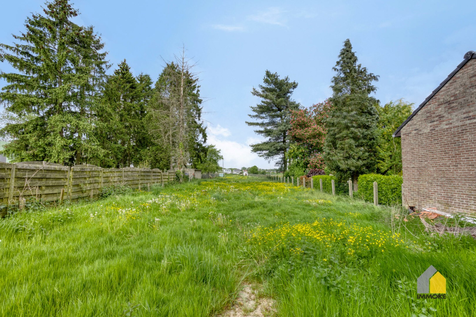 Volledig te renoveren woning op een perceel van 11 a 74 ca. 