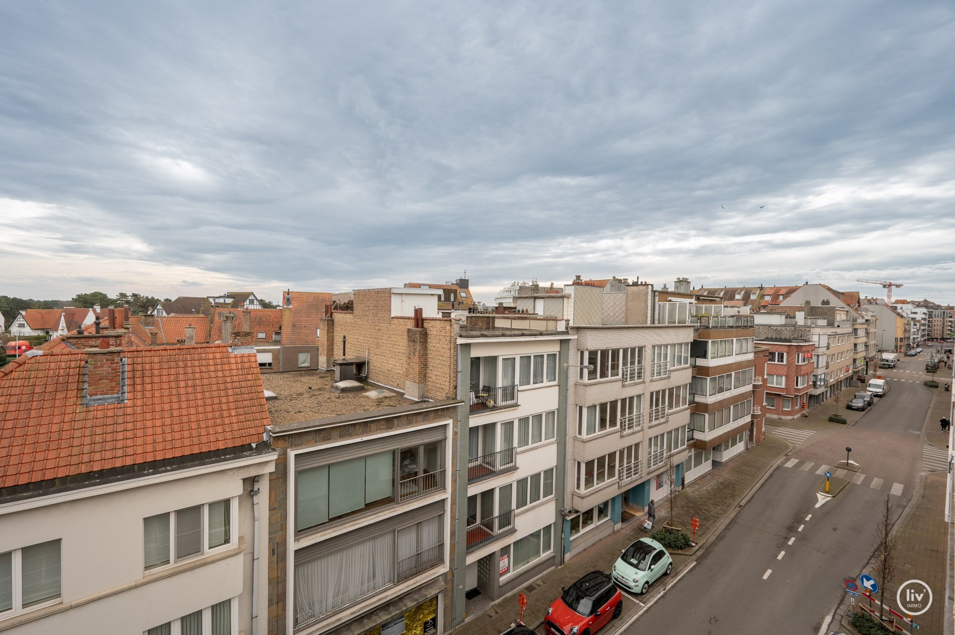 Penthouse ensoleillé avec de grandes terrasses dans un emplacement de premier choix près de l'avenue Dumortier et de l'avenue Lippens 🌟 