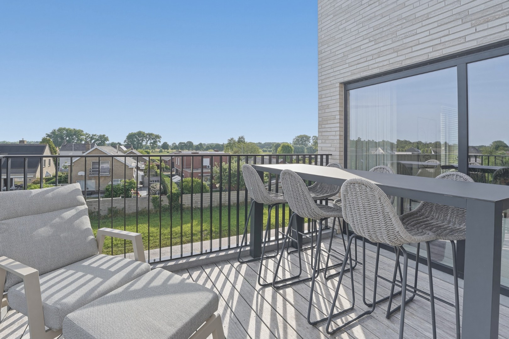 Prachtig instapklaar appartement met terras, groen zicht en autostaanplaats 