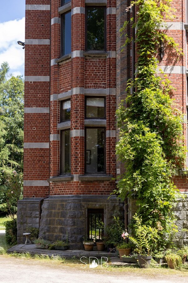 Prachtig kasteel met omringend park, weilanden en stalgebouw op circa 5hectare 