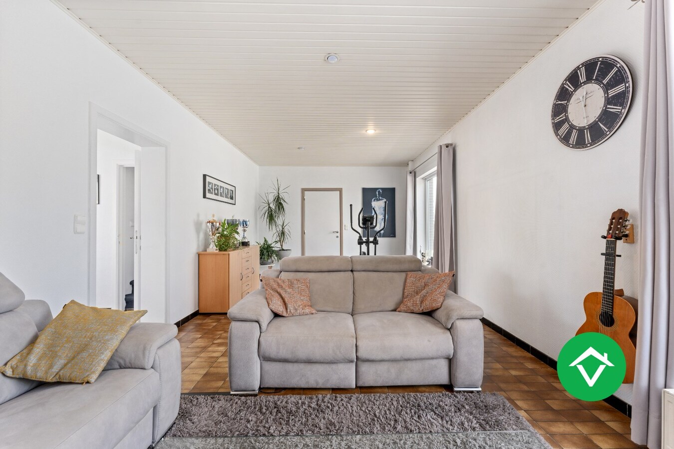 Landelijke woning met bijgebouw en zicht op de velden te koop in Vladslo 