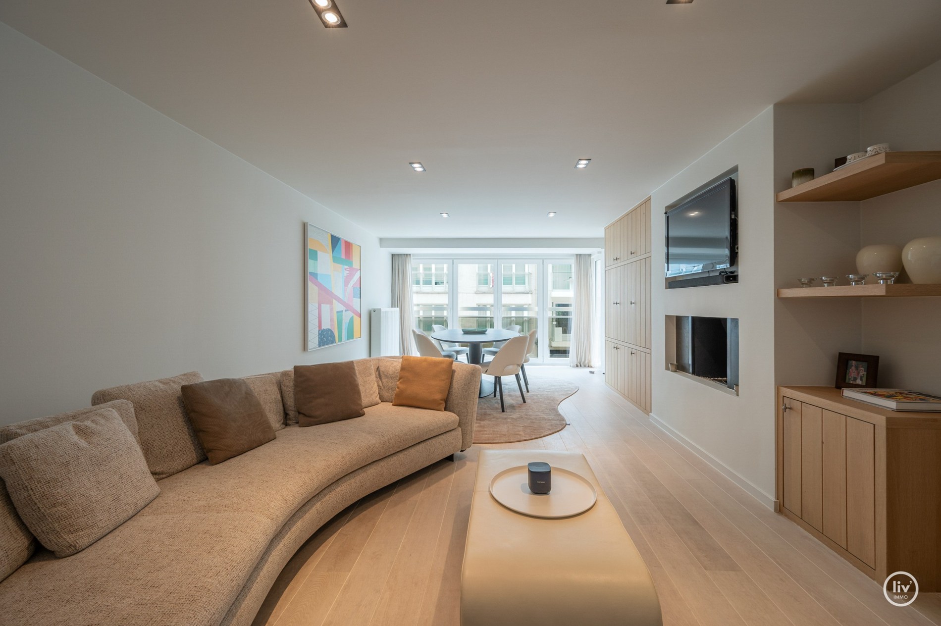OPENDEURDAG Zaterdag 18/07 - 11U- 13u (F.Mosselmanstraat 7): Ruim, instapklaar appartement  met 3 slaapkamers zeer centraal gelegen vlakbij de winkels van de Dumortierlaan en de Lippenslaan. 