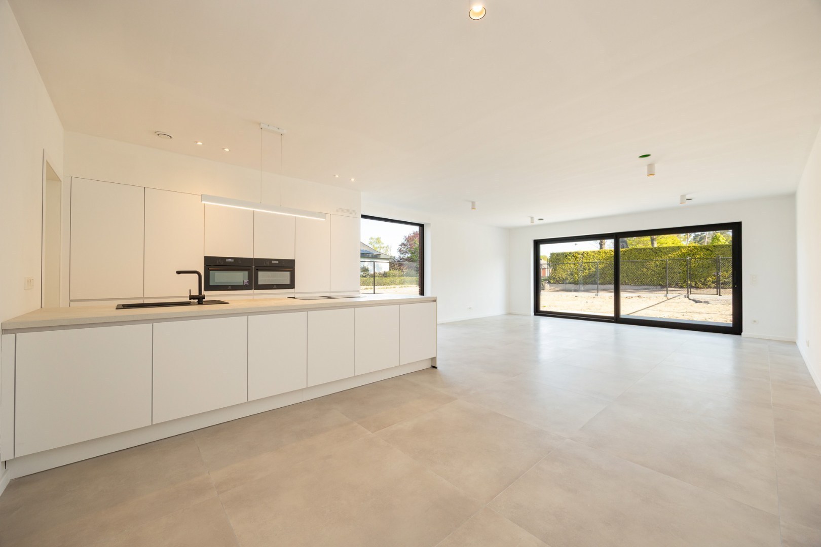 Nieuwbouw met 4 slaapkamers 