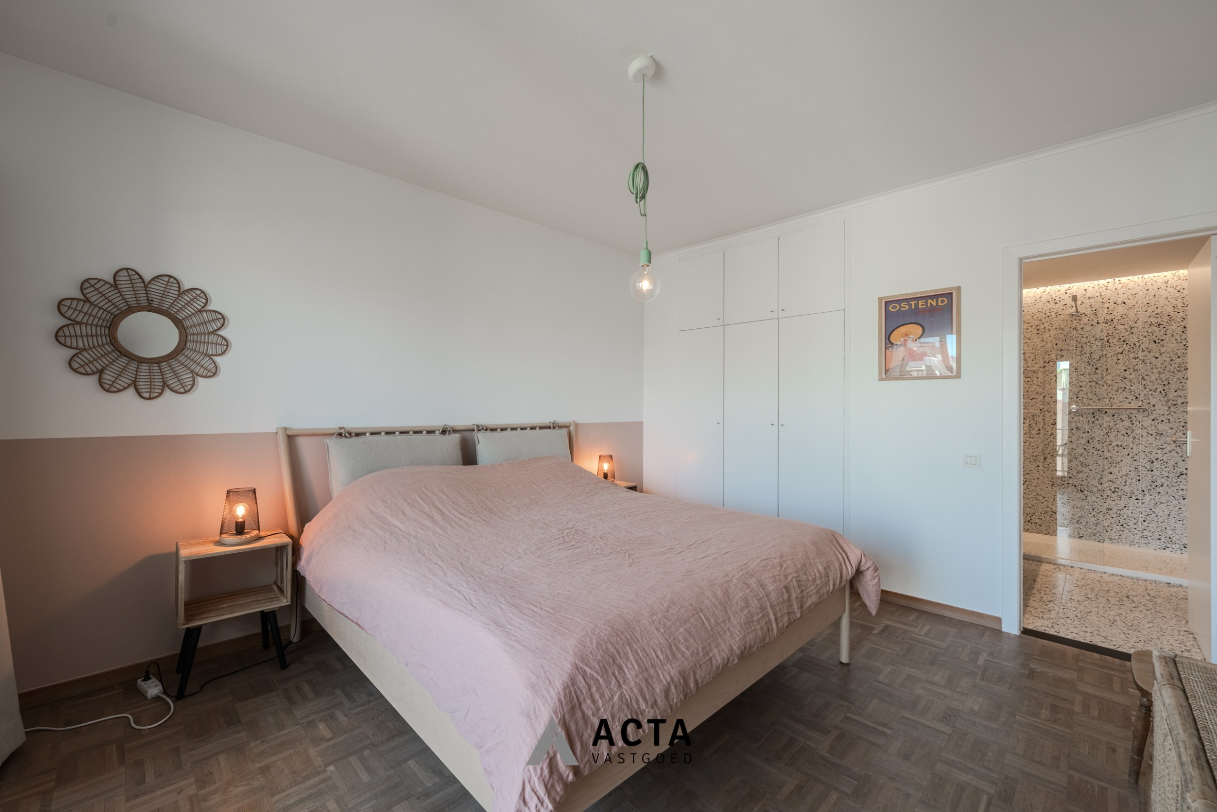 Instapklaar appartement met 2 terrassen in het centrum 