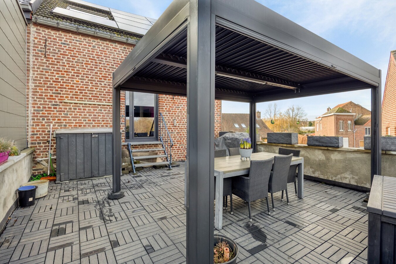 Halfopen bebouwing met 3 slaapkamers te Hoegaarden 