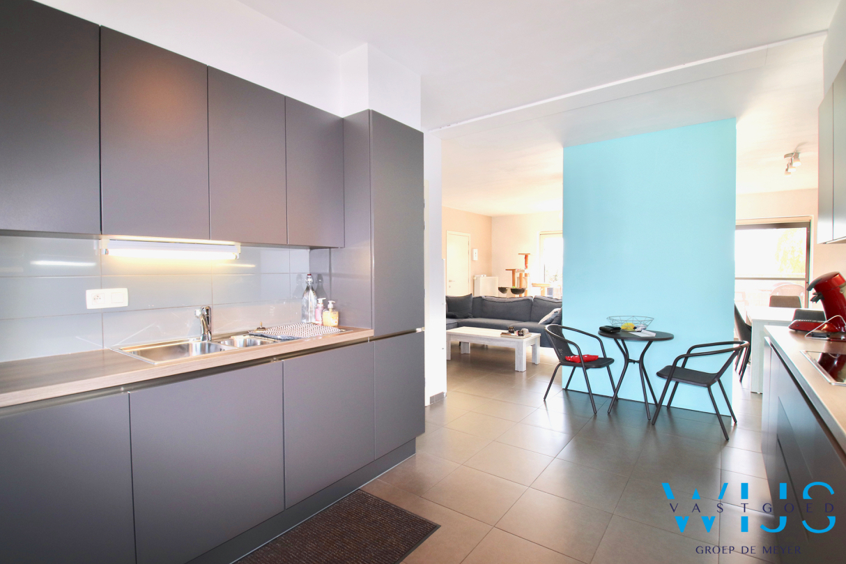 Instapklaar appartement met ZEER RUIM zonneterras te Ertvelde ! 