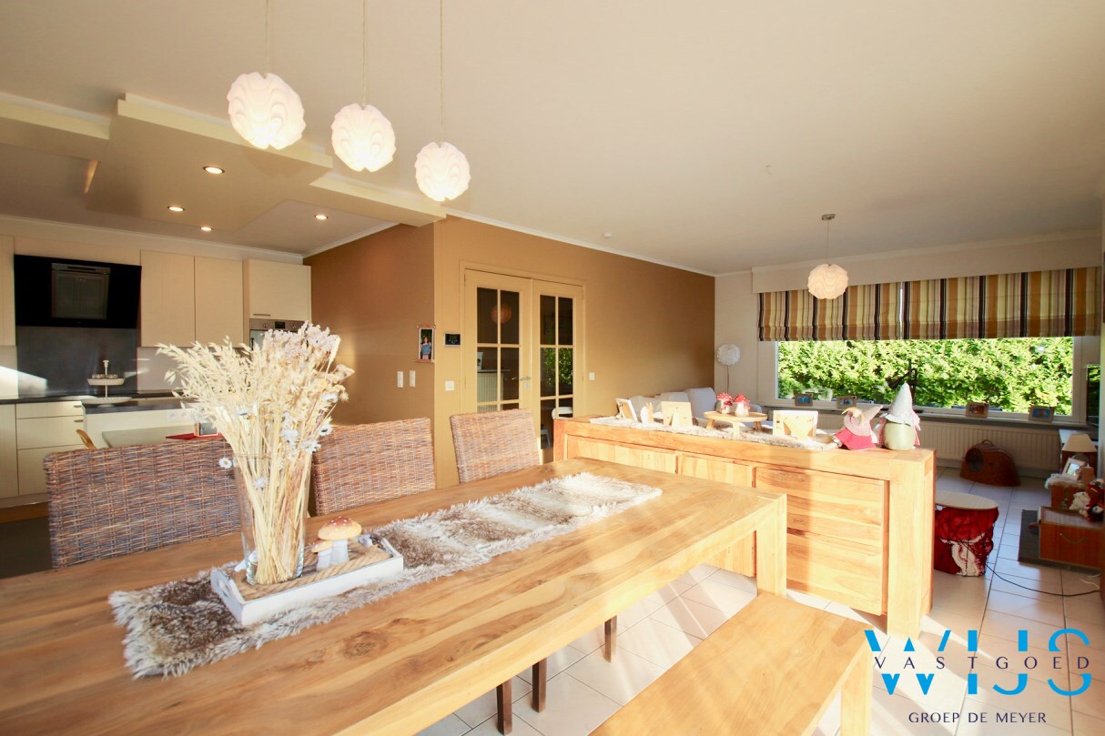 Ruime bungalow in een rustige woonwijk te Lovendegem ! 