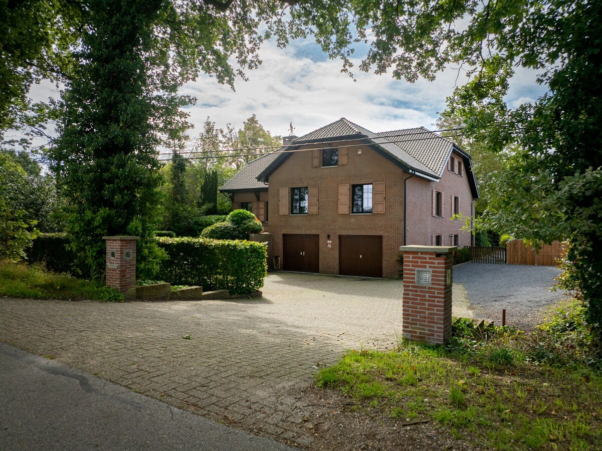 Ruime woning met weide en paddock op ca. 1ha te Bocholt 
