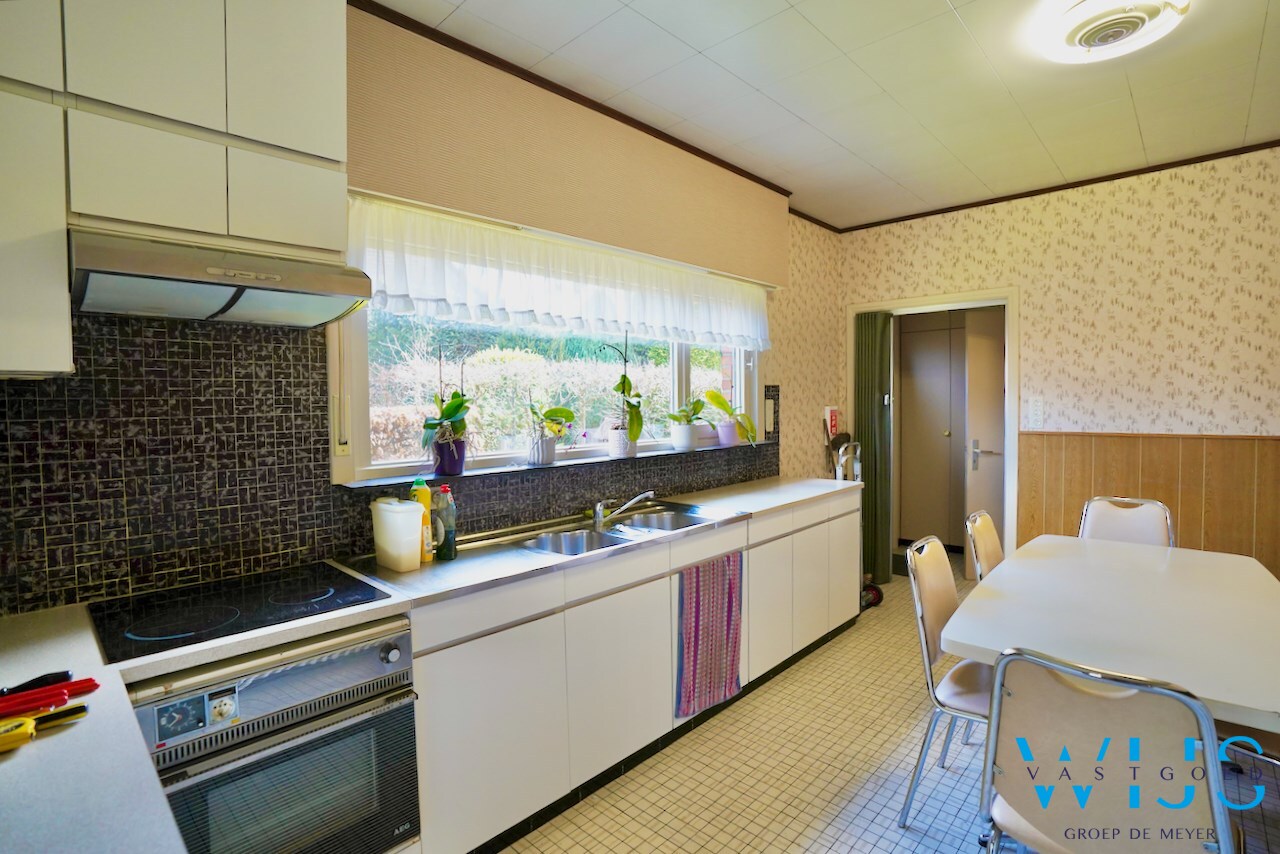 Alleenstaande bungalow op 793m² te Wippelgem ! 