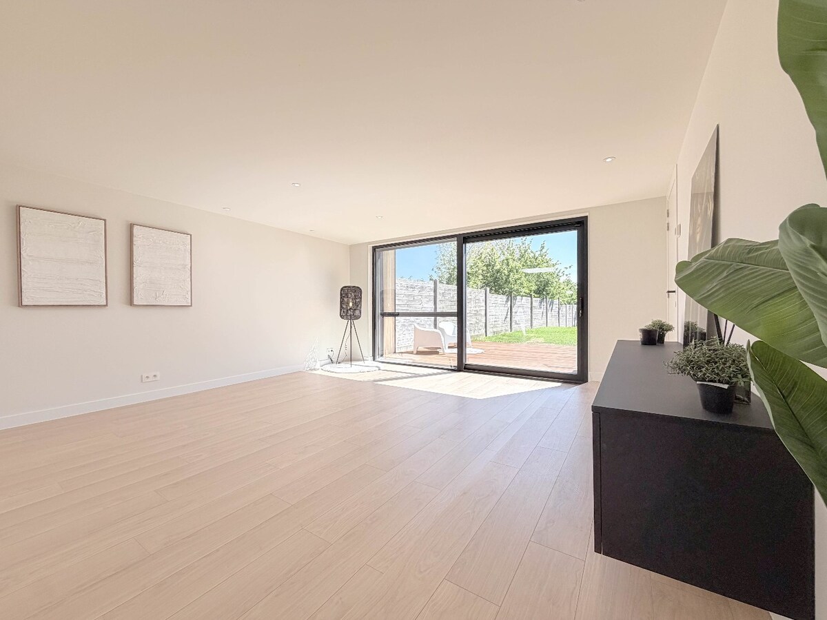 Prachtige ruime woning met grote zonnige tuin !    **** NONO INSPIRED **** 