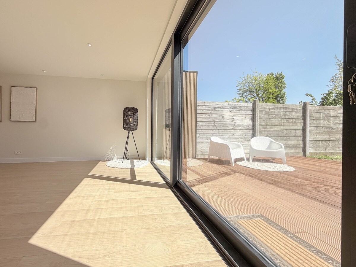 Prachtige ruime woning met grote zonnige tuin !    **** NONO INSPIRED **** 