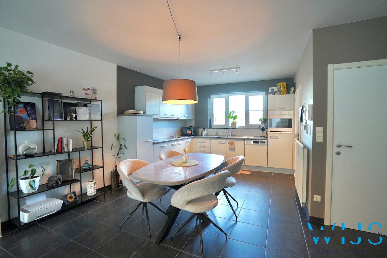 Instapklaar &amp; energiezuinig appartement in HET centrum van Ertvelde ! 