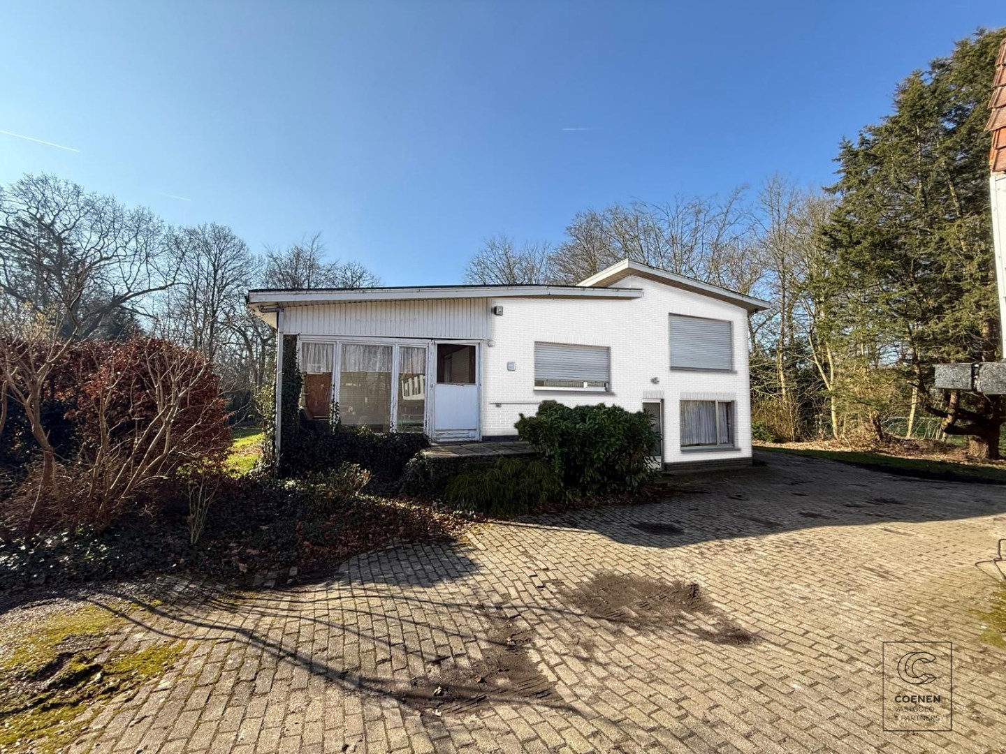 Unieke kans in Westmalle: te renoveren woning met 4 à 5 slpk' s, 236 m² bew. opp. op perceel van 3.990 m²! 