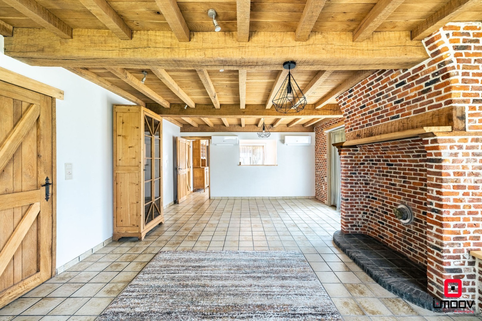 Vrijstaande woning met 5 slaapkamers en polyvalente loods te De Pinte 