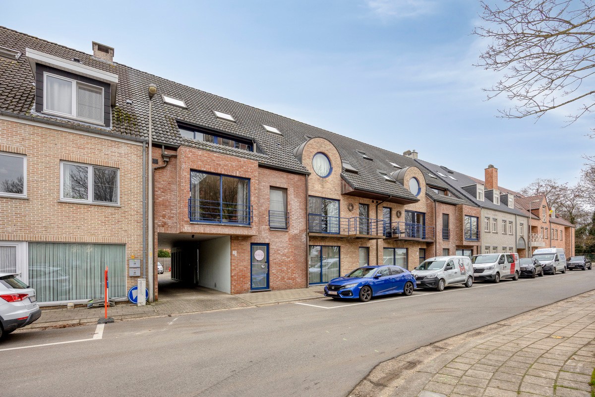 Instapklaar appartement met 2 slpk., staanplaats en berging in Tessenderlo-Schoot 