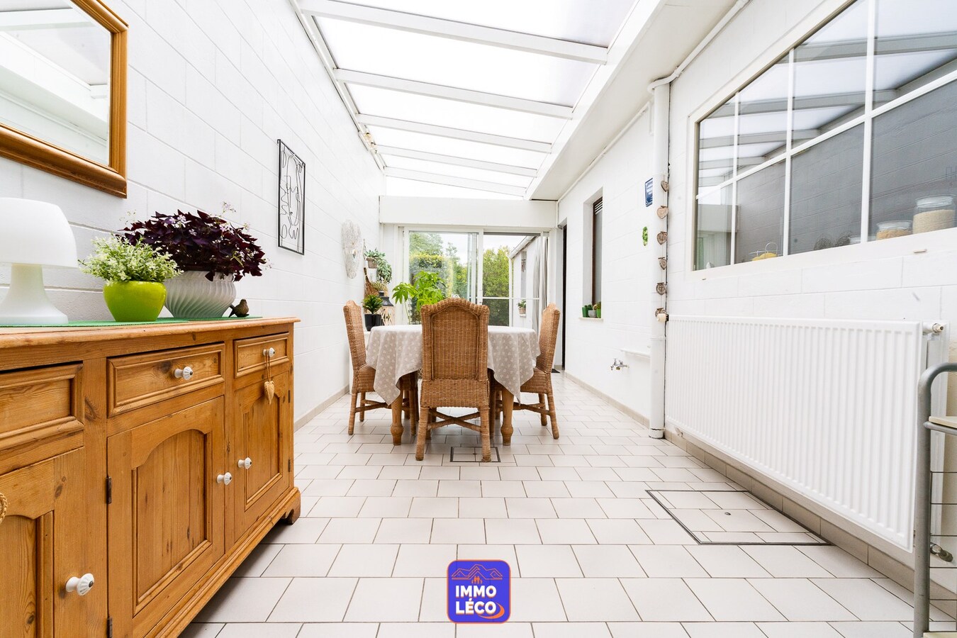 Maison en excellent état d'entretien avec grand jardin et garage attenant ! 