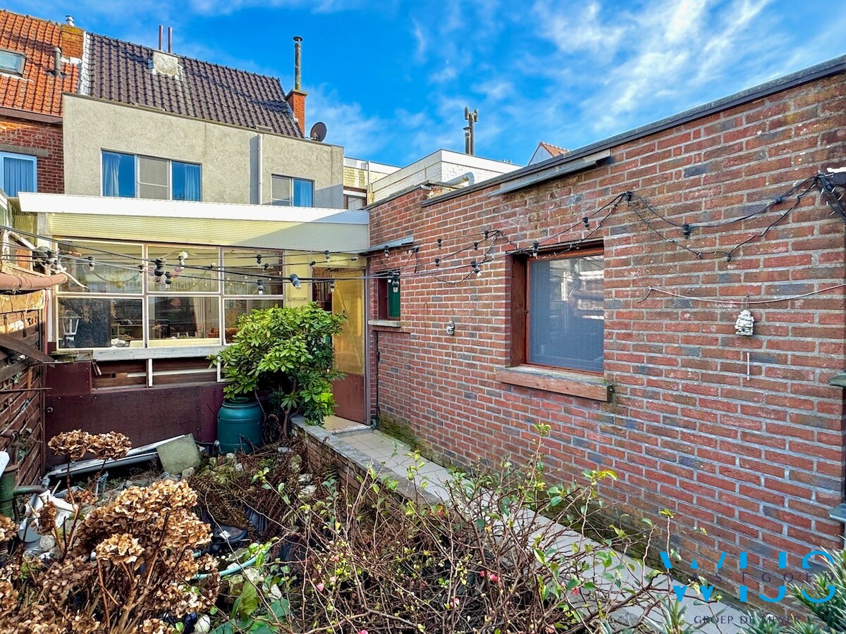 Interessante te renoveren woning met 4 slaapkamers in het centrum van Destelbergen 