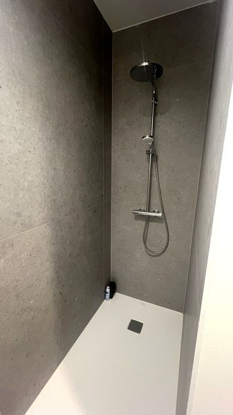 Recent bedrijfsgebouw te huur langs E40 in Erembodegem