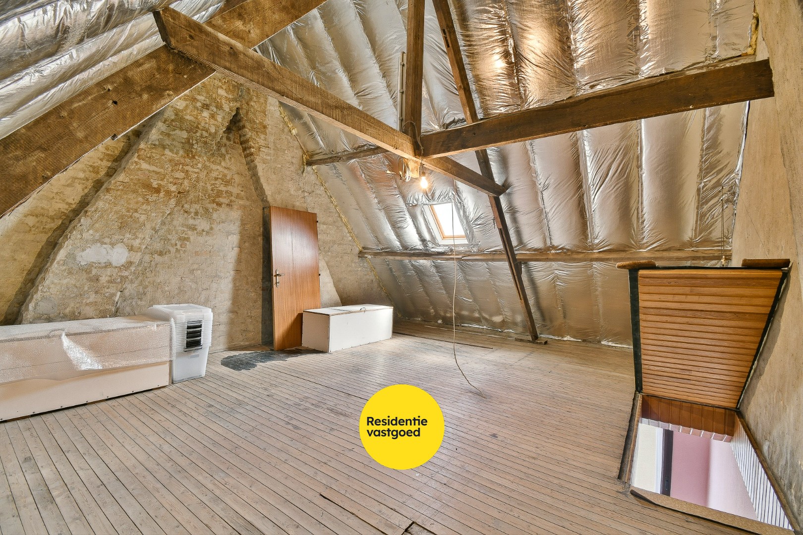 Rijwoning met veel potentieel op centrale ligging 
