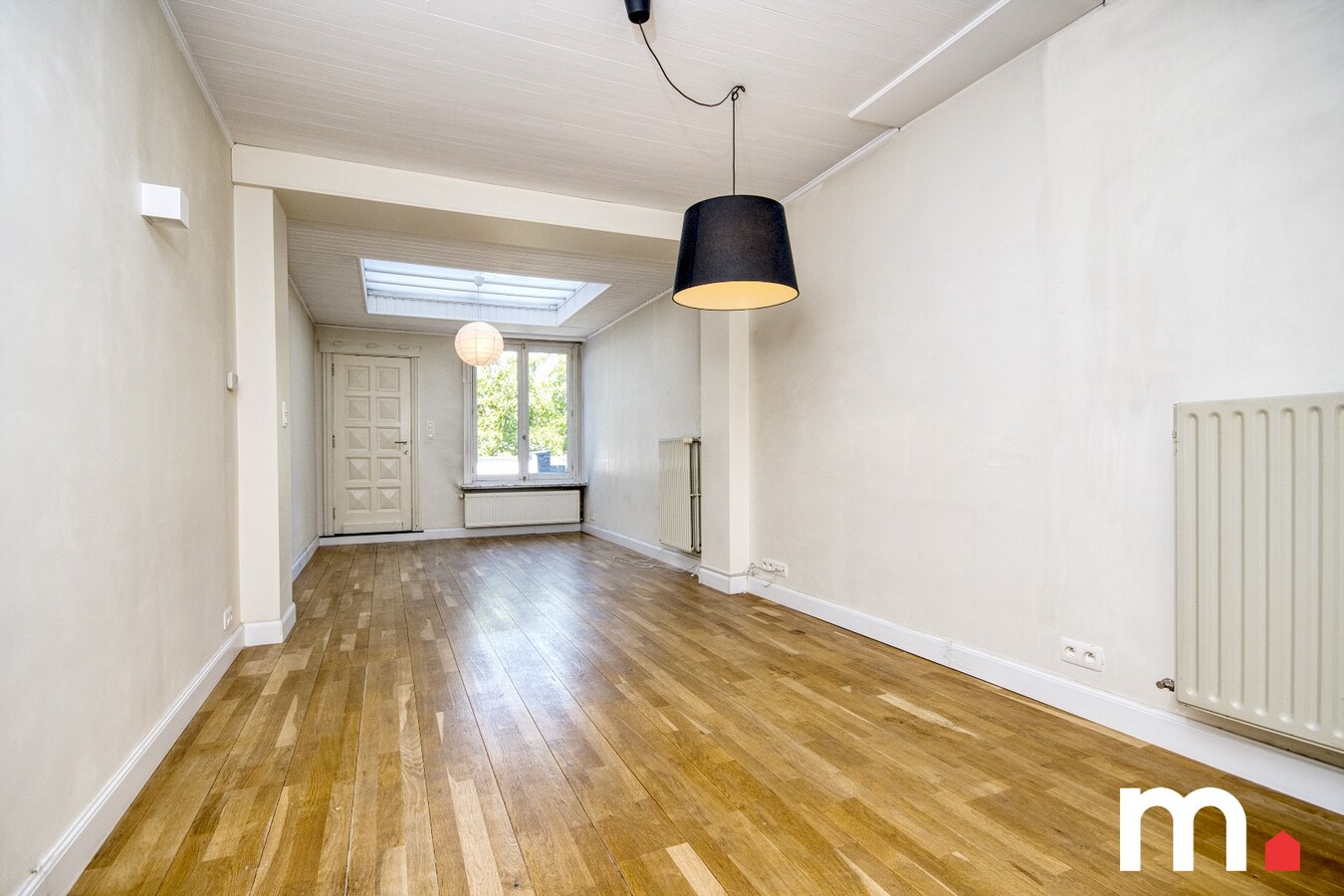 Woning te Kortrijk nabij het centrum met garage op TOPLOCATIE ! 