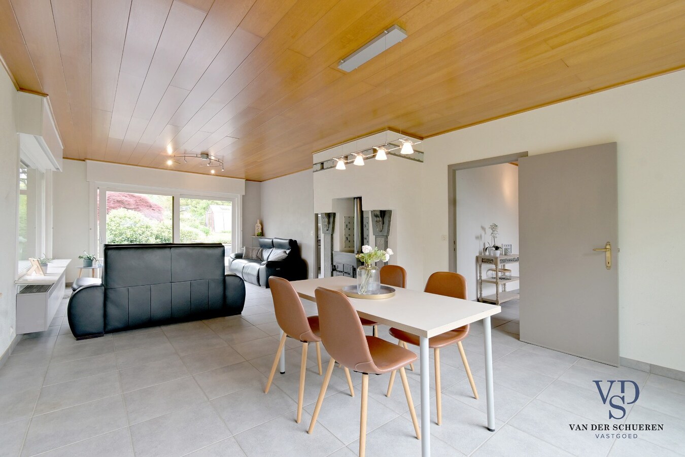 Goedgelegen bungalowwoning te Moerbeke. 