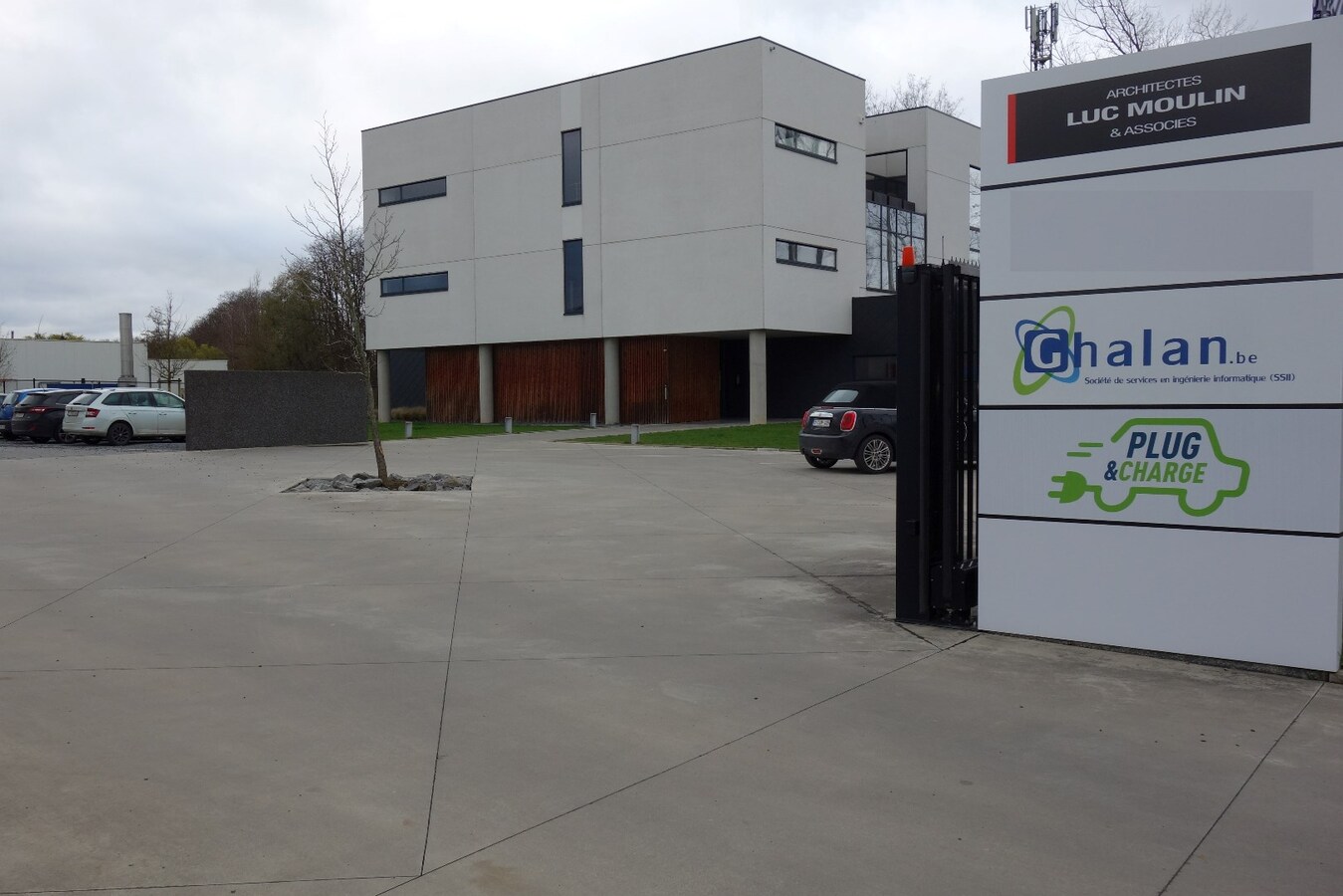 Loué - Bureau de prestataires de services - Tournai