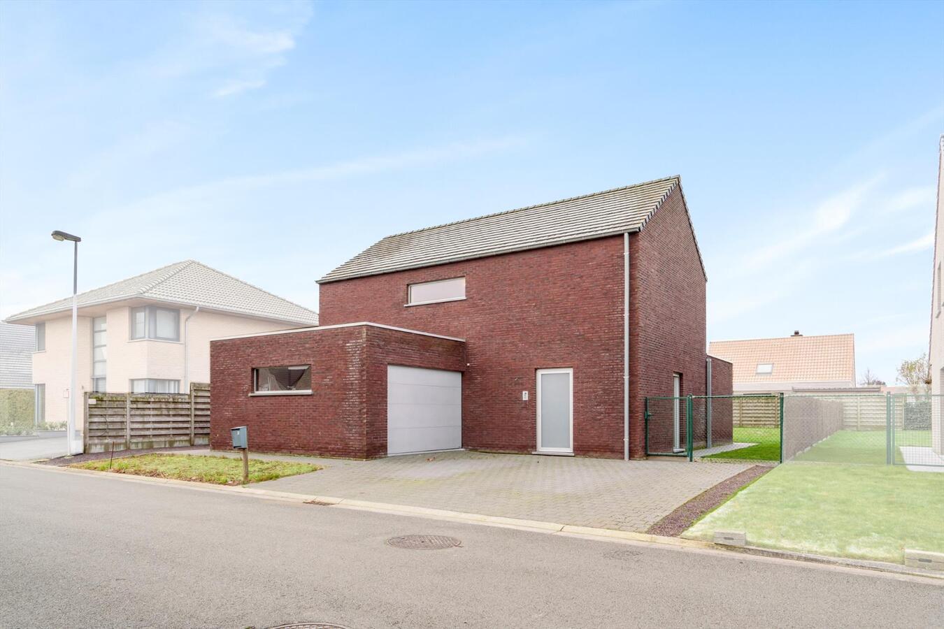 Instapklare woning met 3 slaapkamers en garage te Koekelare 