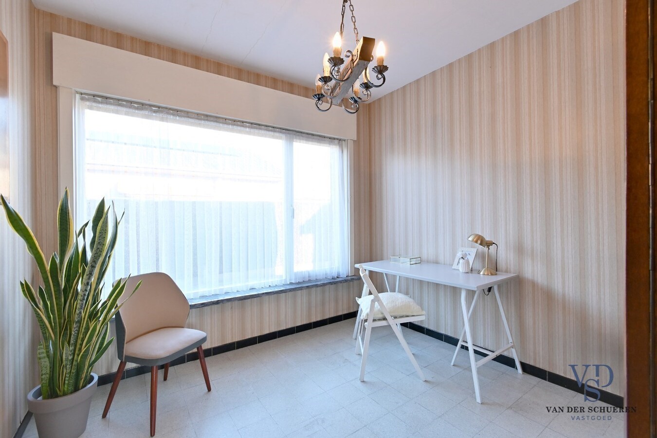 Degelijke bungalowwoning gelegen in een rustige verkaveling 