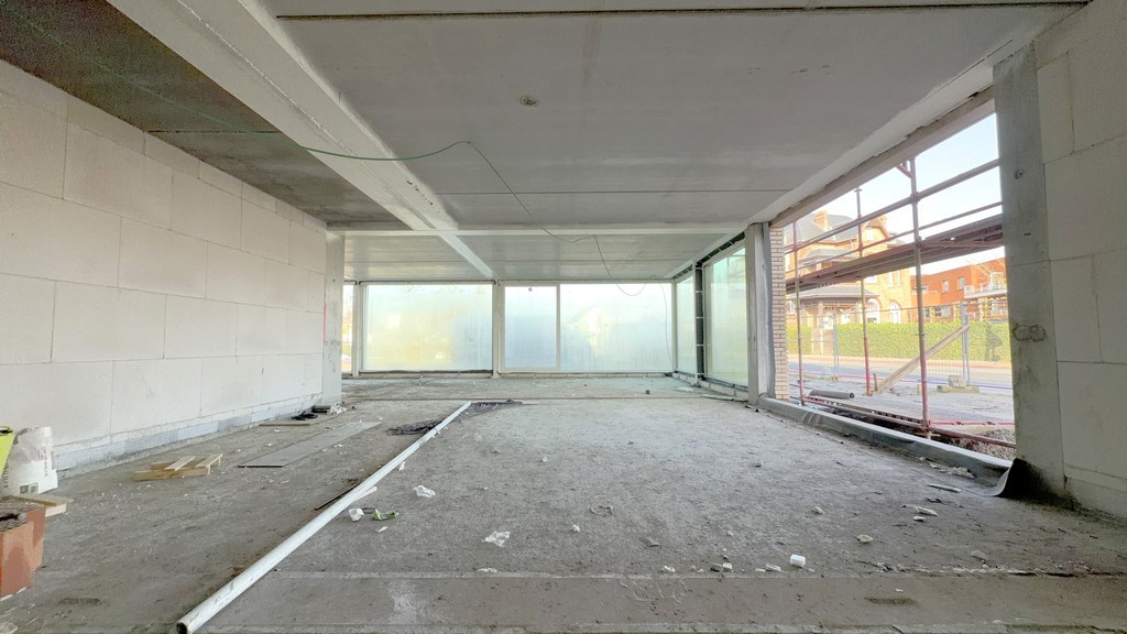 Nieuwbouw commercieel gelijkvloers te koop aan station Eke-Nazareth
