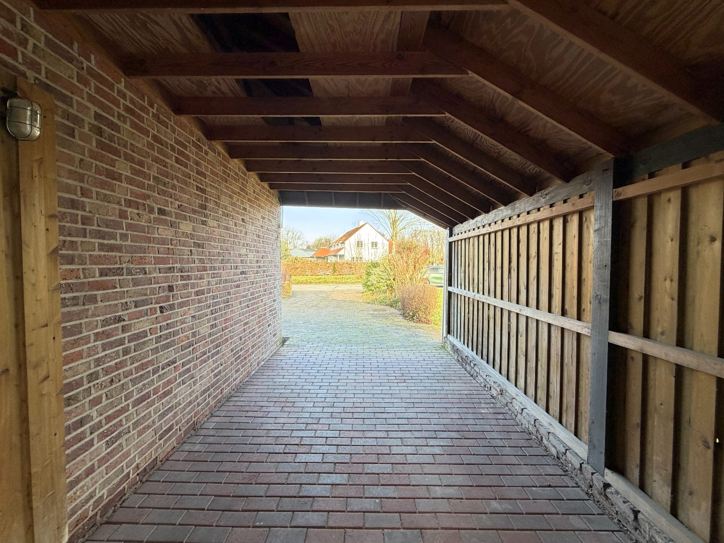 Ruime alleenstaande woning te huur met 3 slaapkamers, garage en tuin – Olmenlaan 99, Zulte 