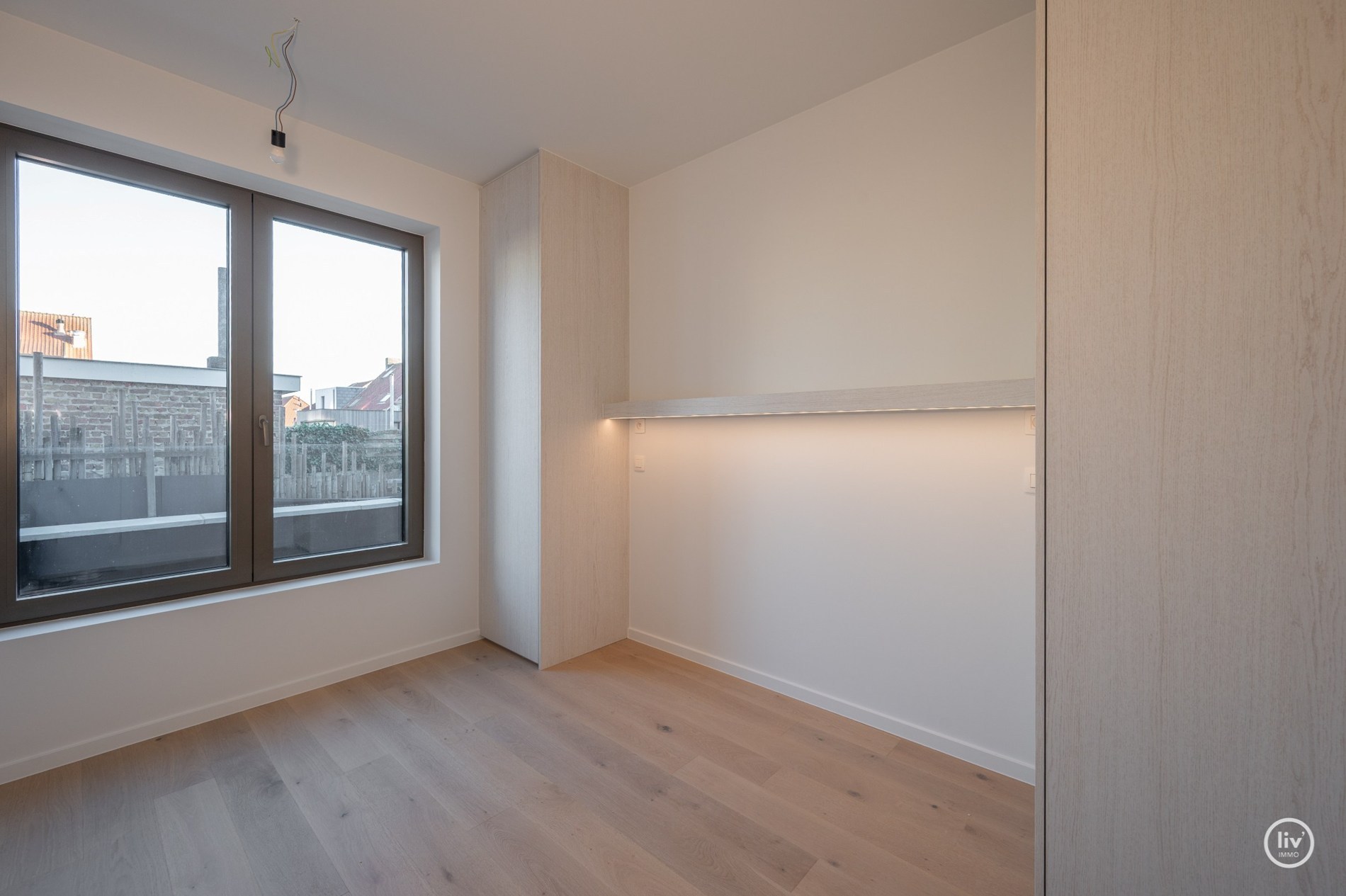 ONGEMEUBELD - NIEUWBOUWPROJECT MADELEINE: Modern appartement met 2 slaapkamers gelegen in het centrum van Knokke. 