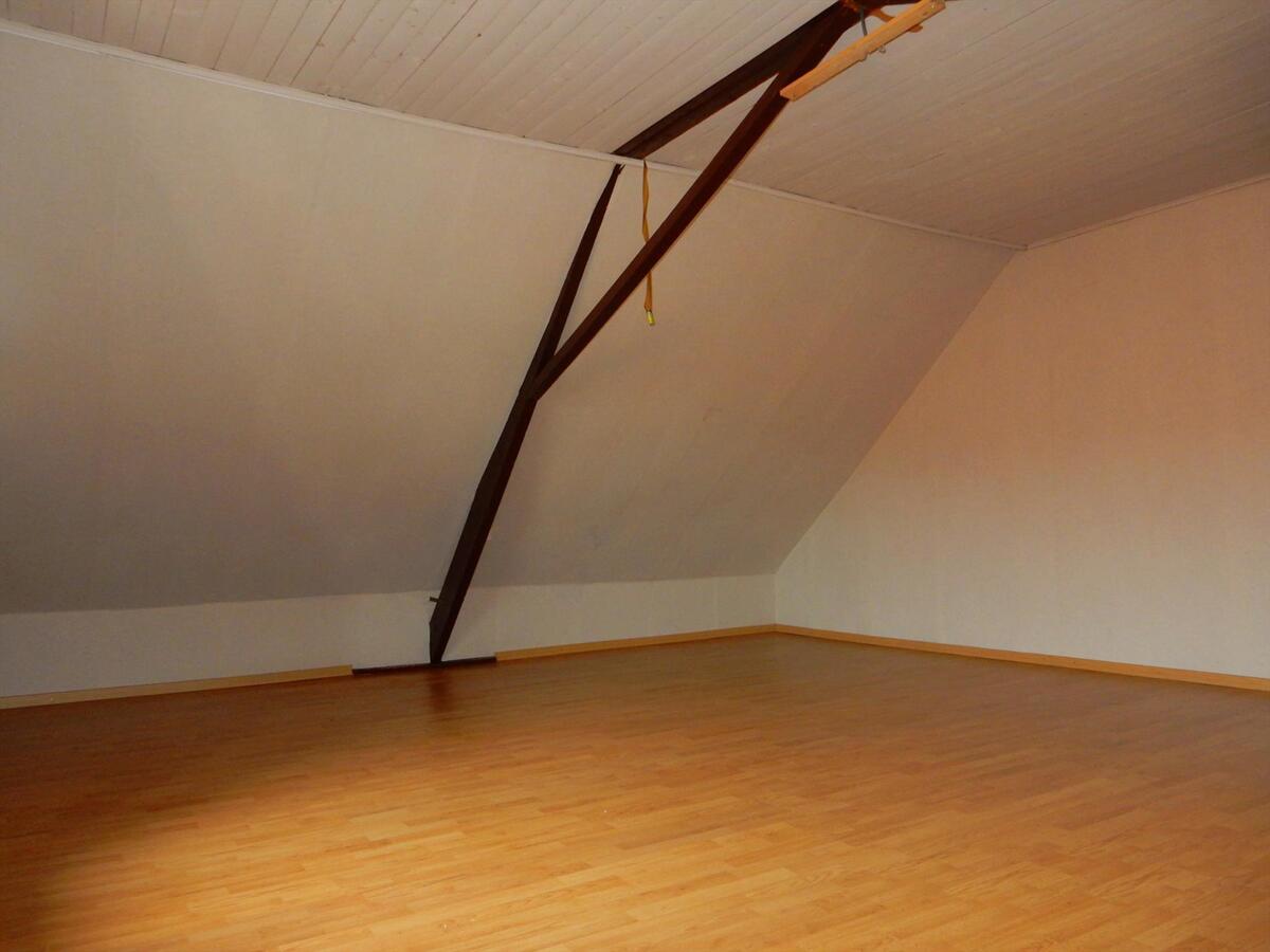 Ruime woning met een zeer groot terras 