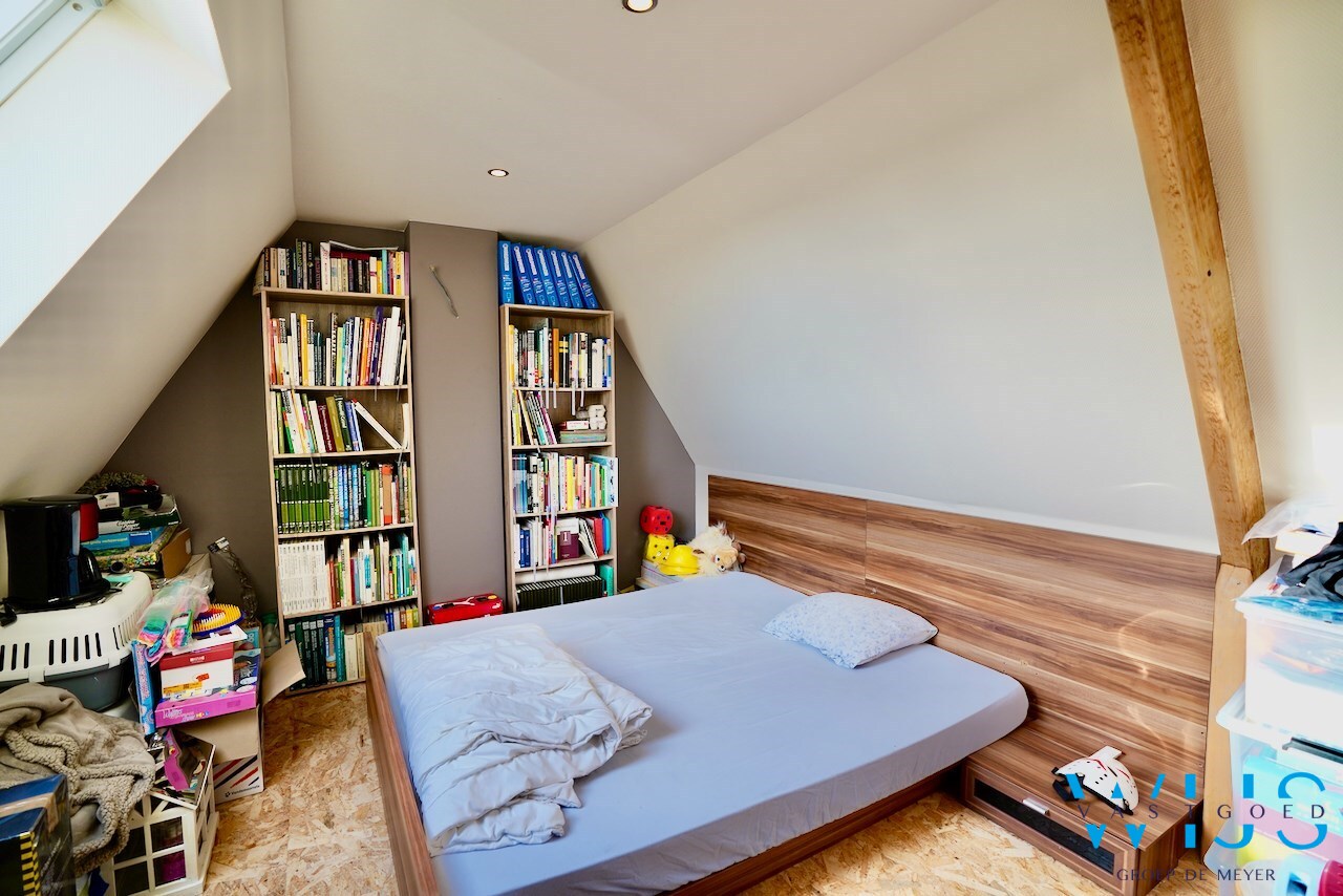 Instapklaar woonhuis met loods te centrum Ertvelde ! 