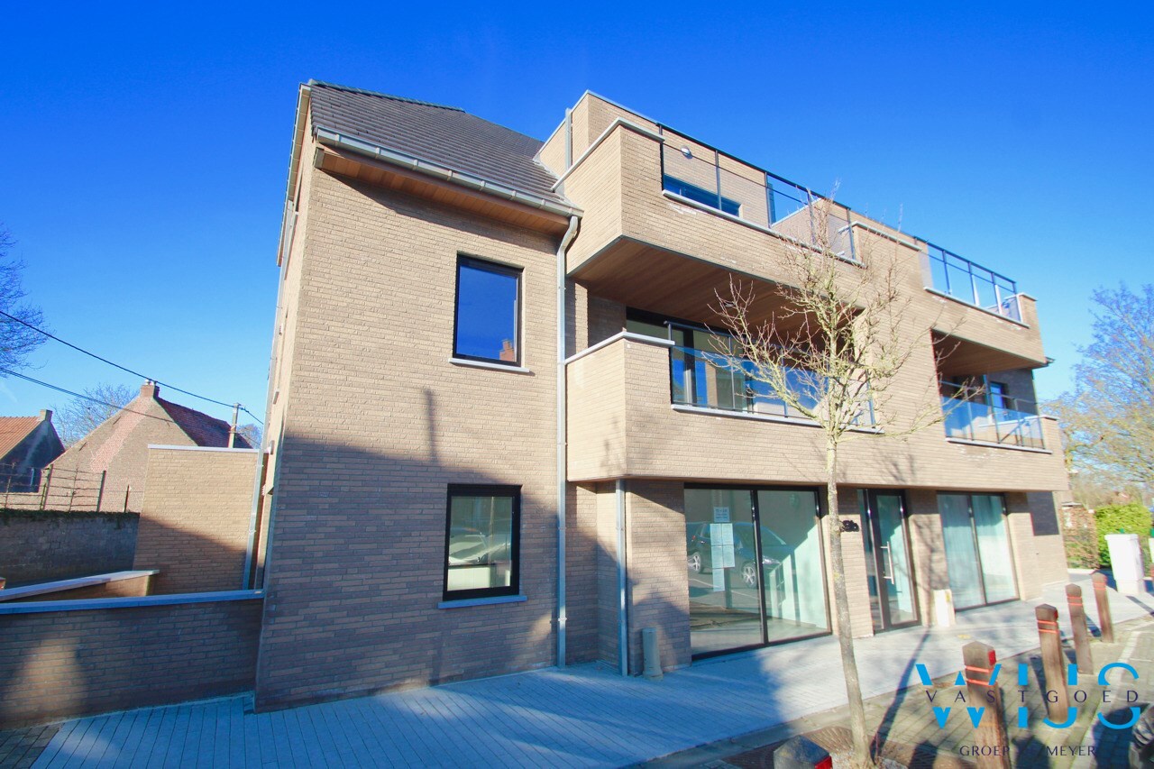 Instapklaar tweeslaapkamer appartement met 2 terrassen te Kluizen ! 