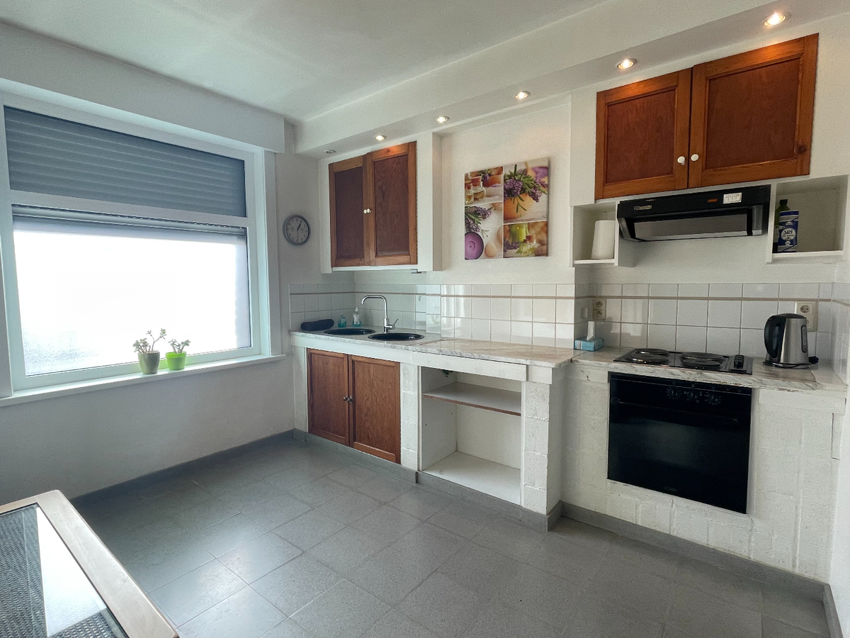 Rijwoning met 2 slaapkamers en tuin te Roeselare 