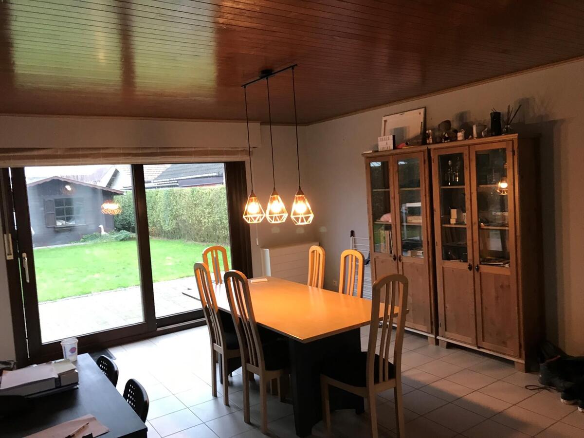 Rustig gelegen halfopen bebouwing met 3 slaapkamers 