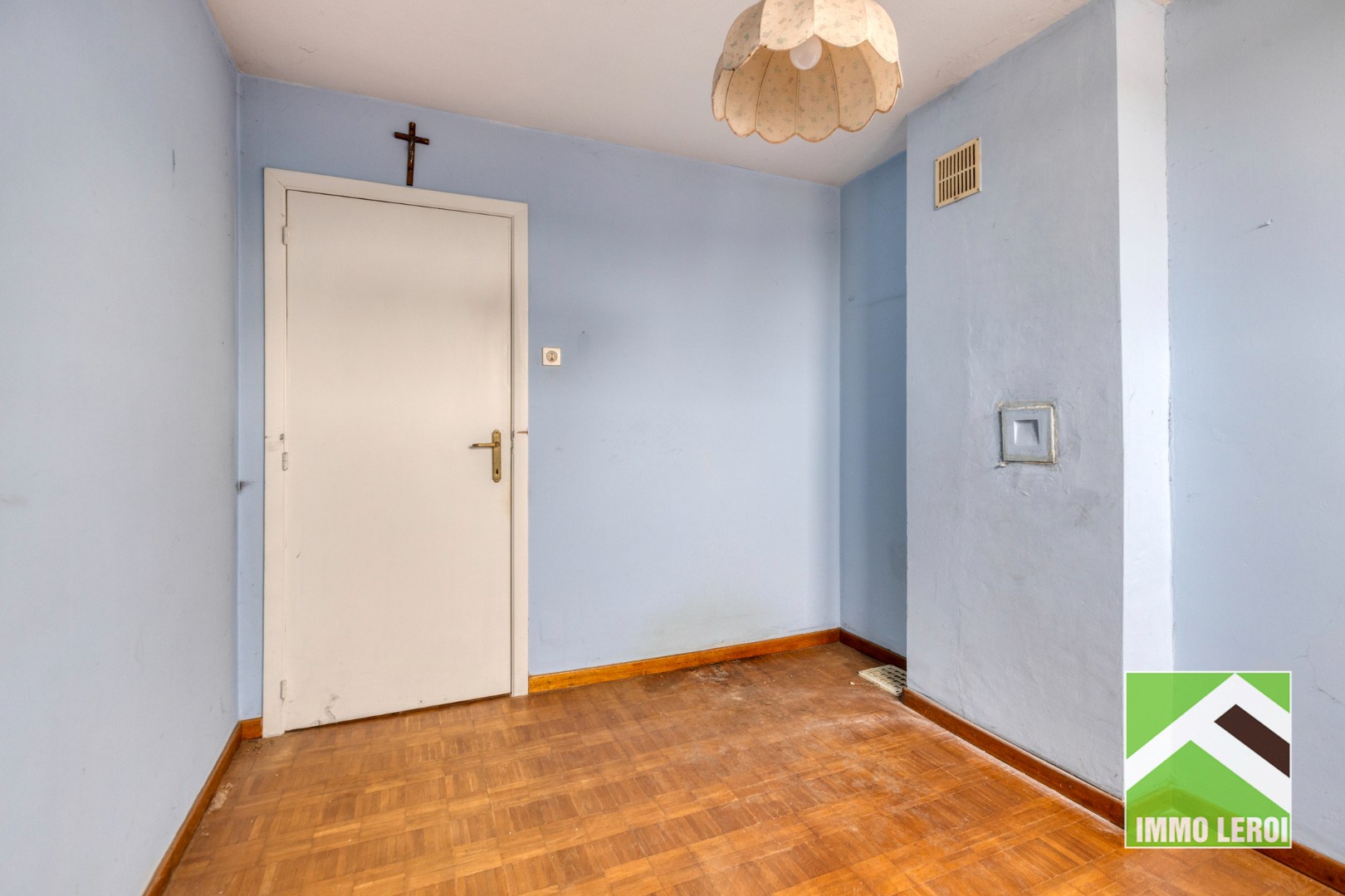 Slaapkamer 3 met doorgang nachthal