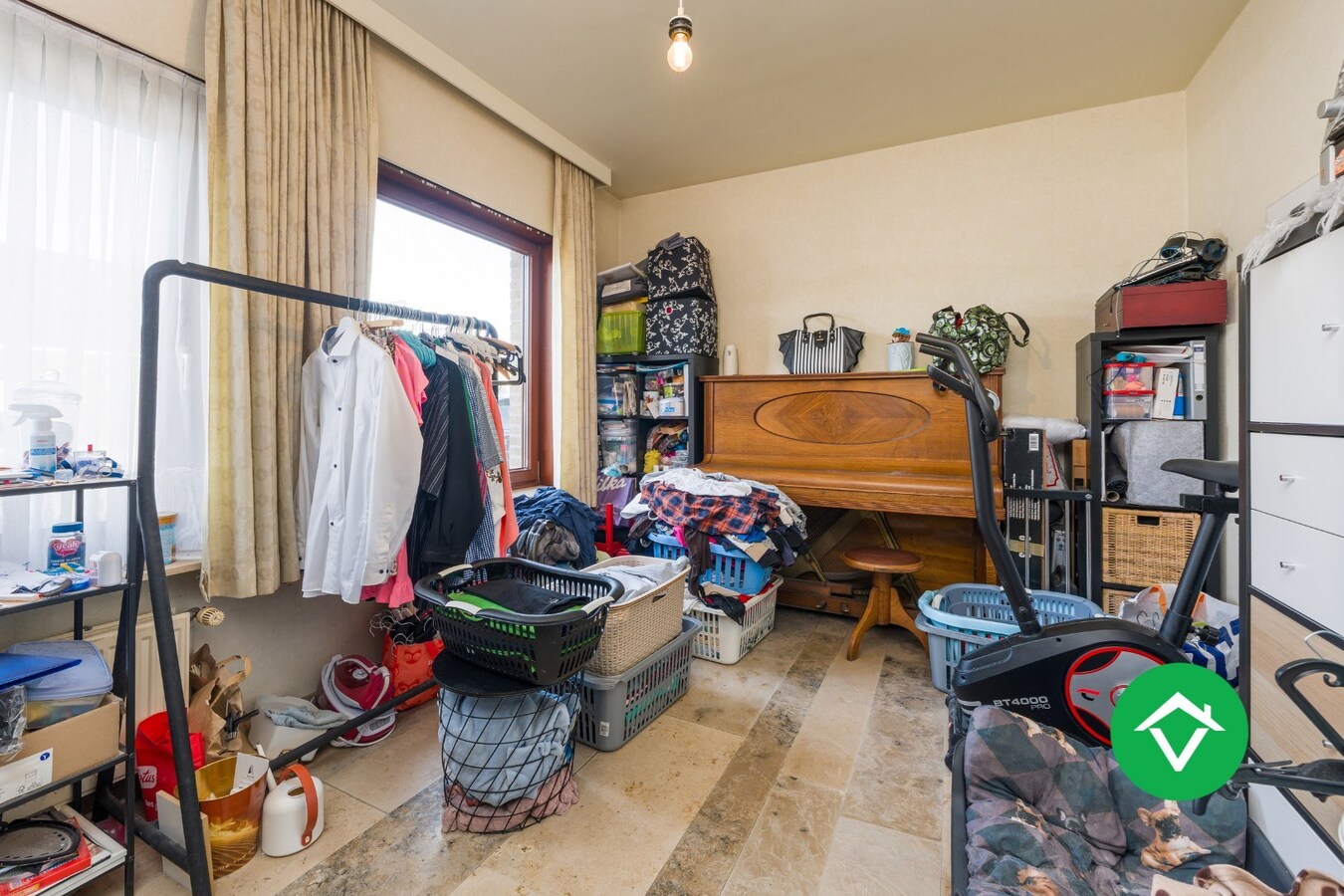 Alleenstaande woning met 5 slaapkamers en garage te Koekelare 