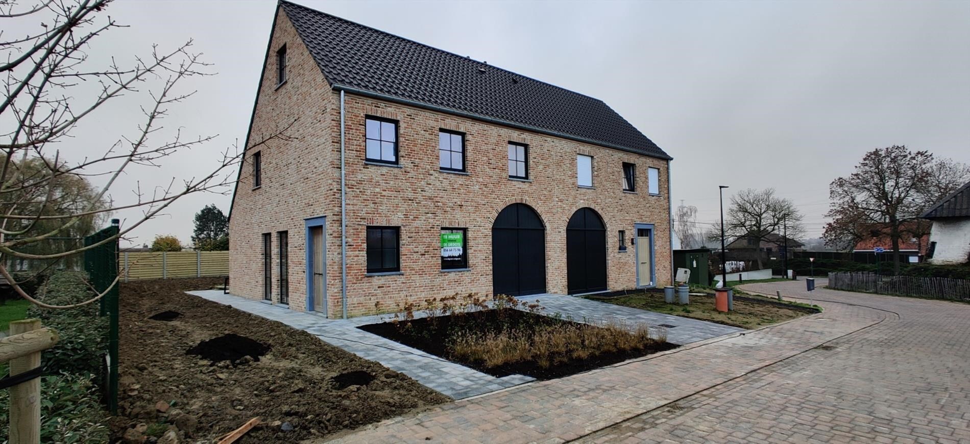 Nieuwbouwwoning met 4 slaapkamers en tuin 