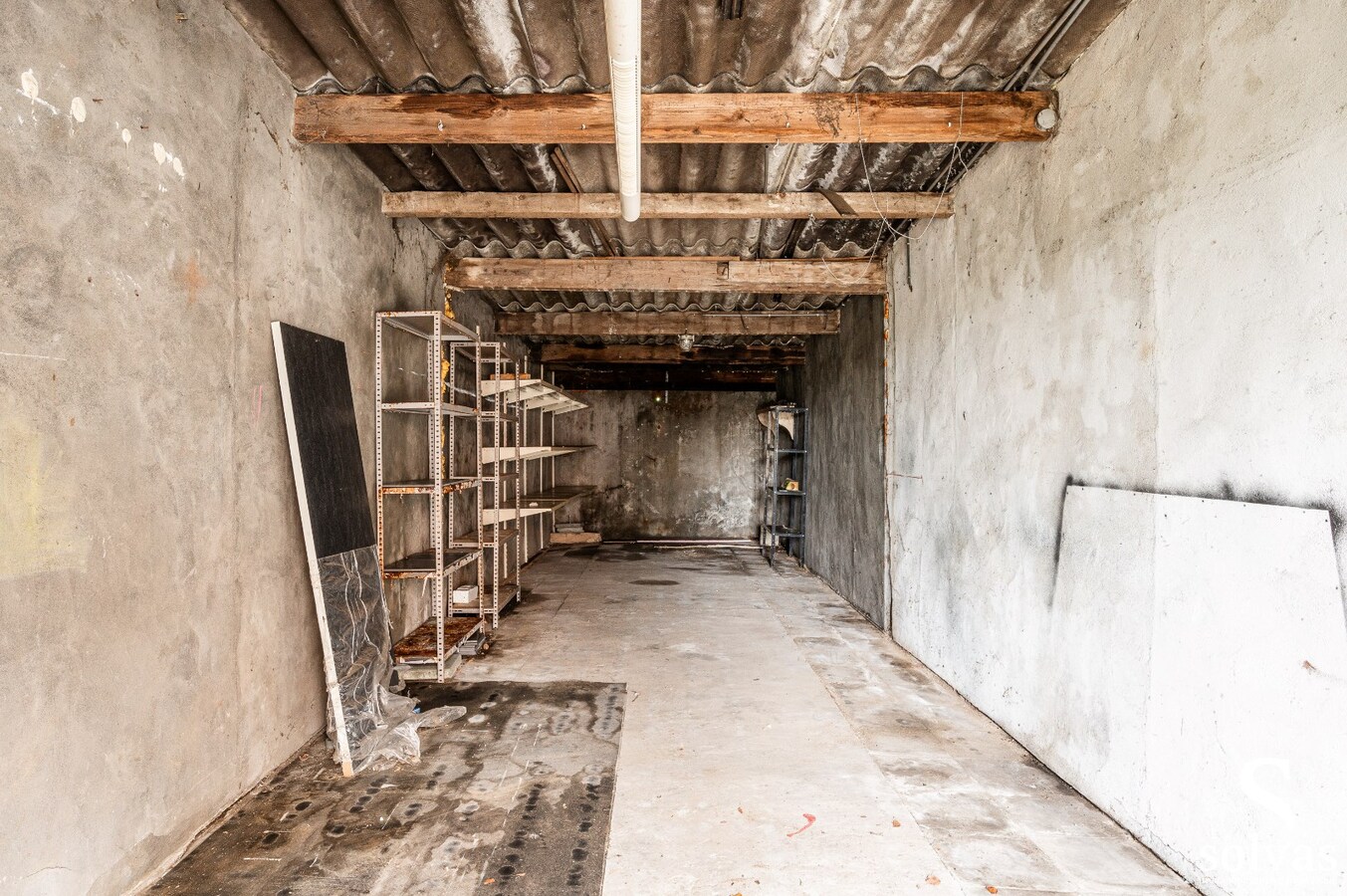 Handelswoning aan de N9 te Lovendegem! 