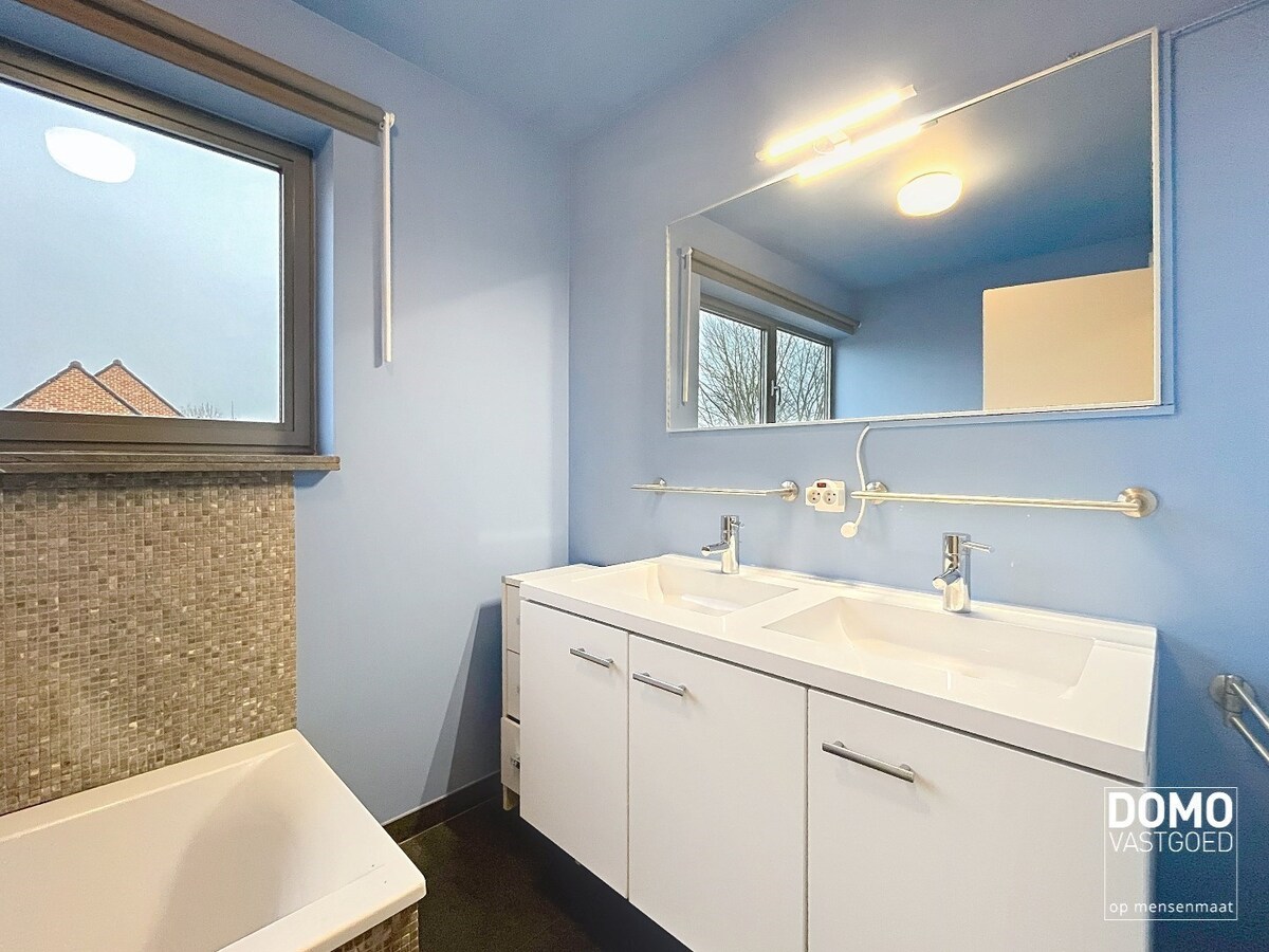 LICHTRIJK DUPLEXAPPARTEMENT MET ZUIDGERICHT TERRAS TE KERMT 