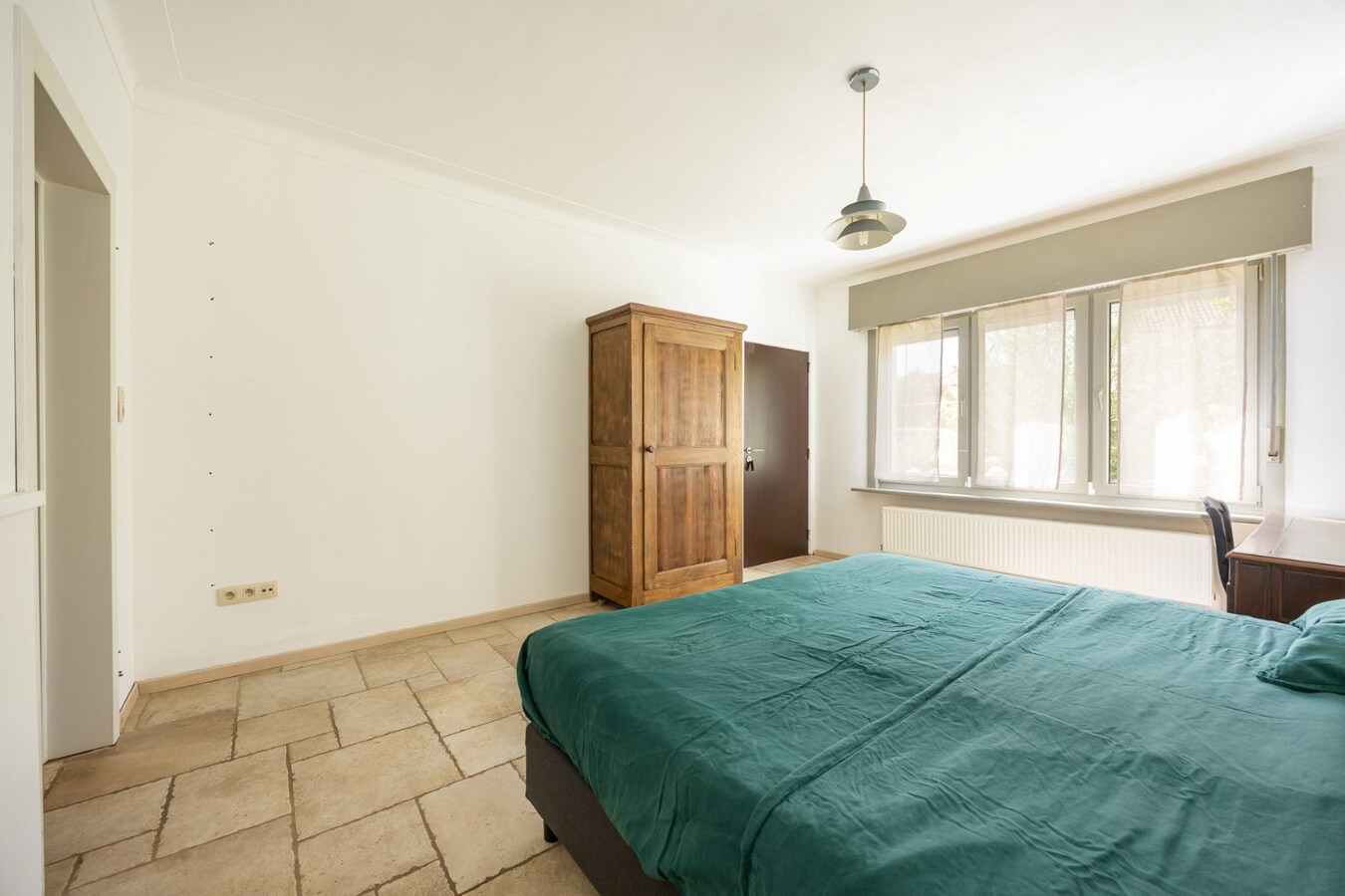 Zeer ruime woning (8 slpk + 8 badkamers) op een perceel van ca. 1.522 m² te Wijnegem/grens Schilde 