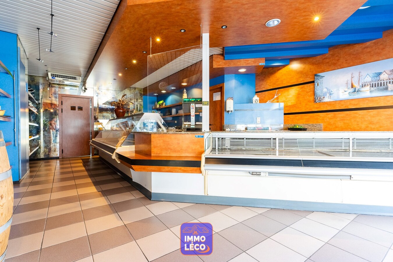 Maison de commerce avec habitation et jardin, EN PLEIN CENTRE-VILLE ! 