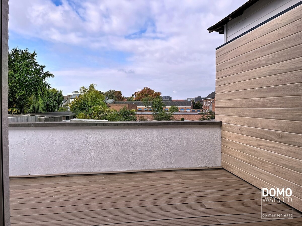 RECENT GERENOVEERDE WONING TE HUUR OP WANDELAFSTAND VAN HET CENTRUM VAN HASSELT 