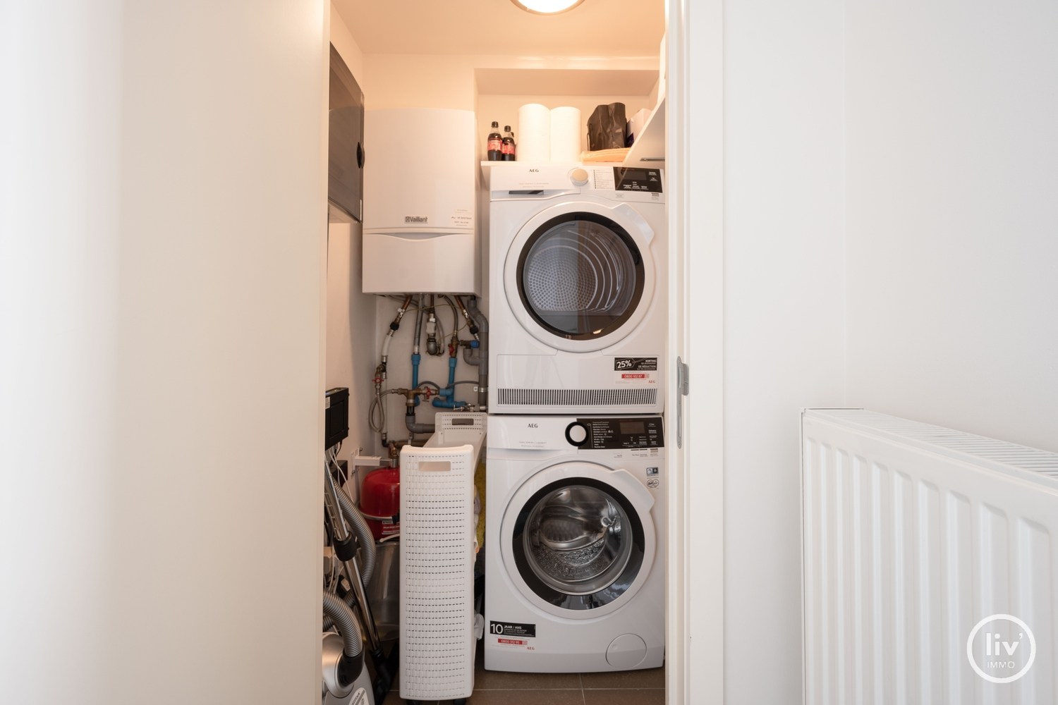 MEUBLÉ - Appartement récemment rénové et bien fini de 2 chambres à coucher, situé de manière centrale sur l'avenue Bayaux à Knokke. 