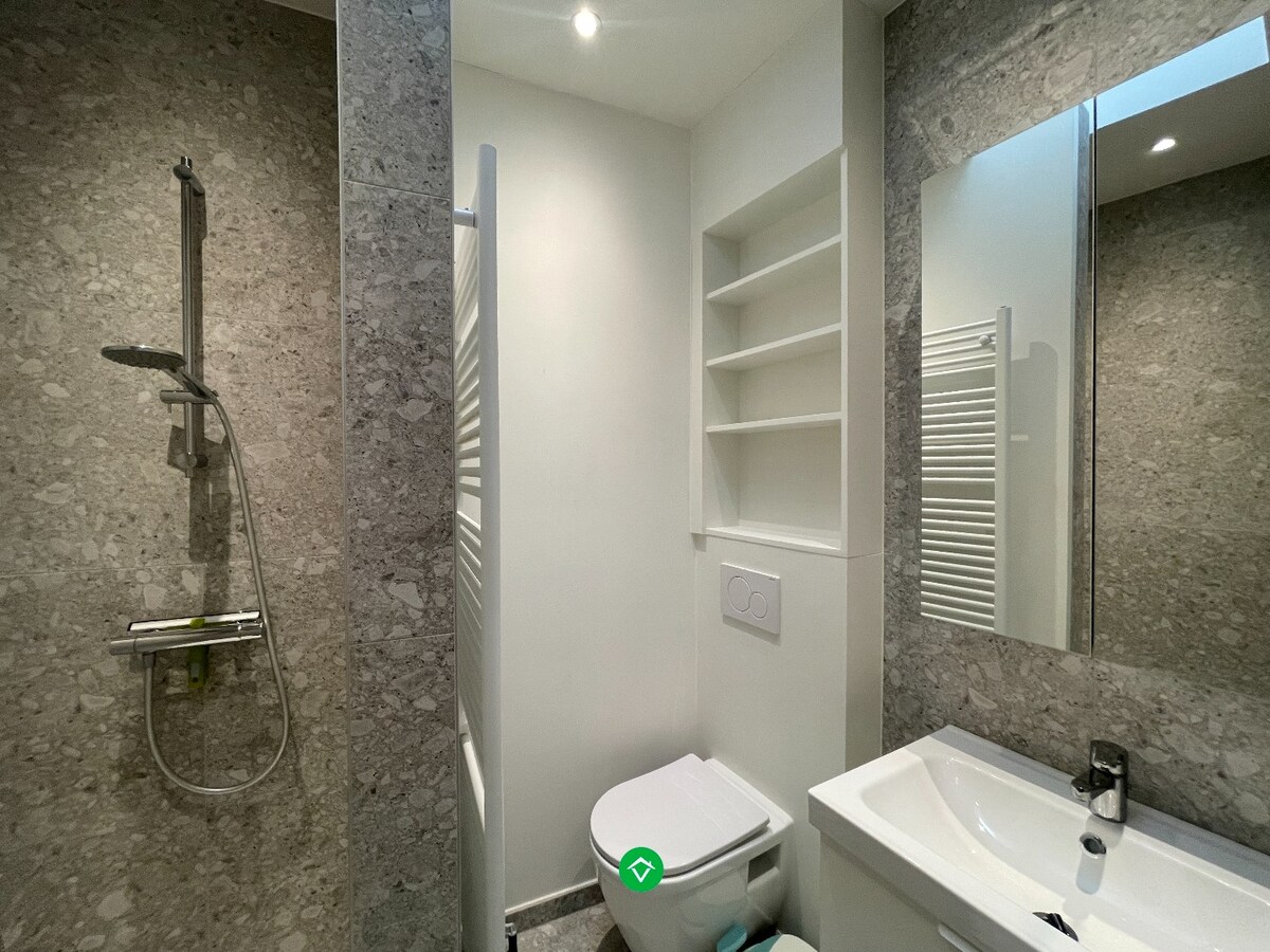 Gerenoveerde woning met 2 slaapkamers in centrum Roeselare 