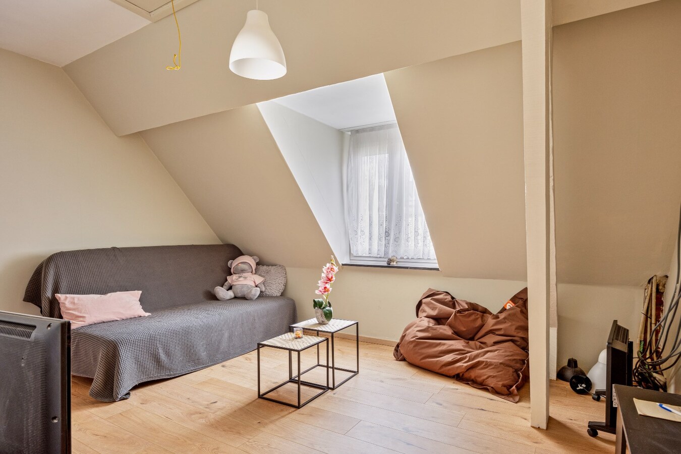 Zeer ruime woning met garage te koop in centrum Oudenaarde 