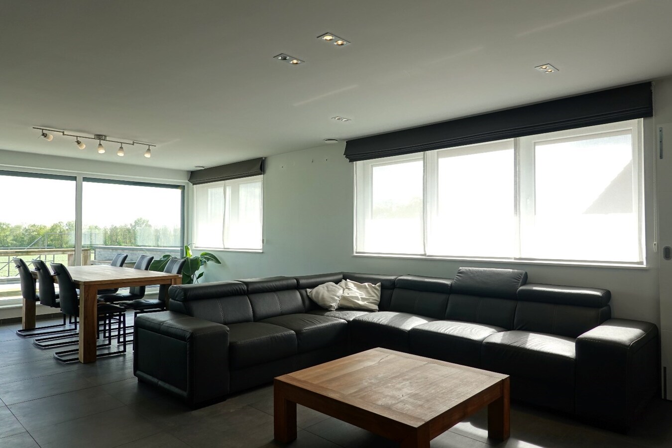 Woning met polyvalente ruimte op uitstekende ligging in Roksem 